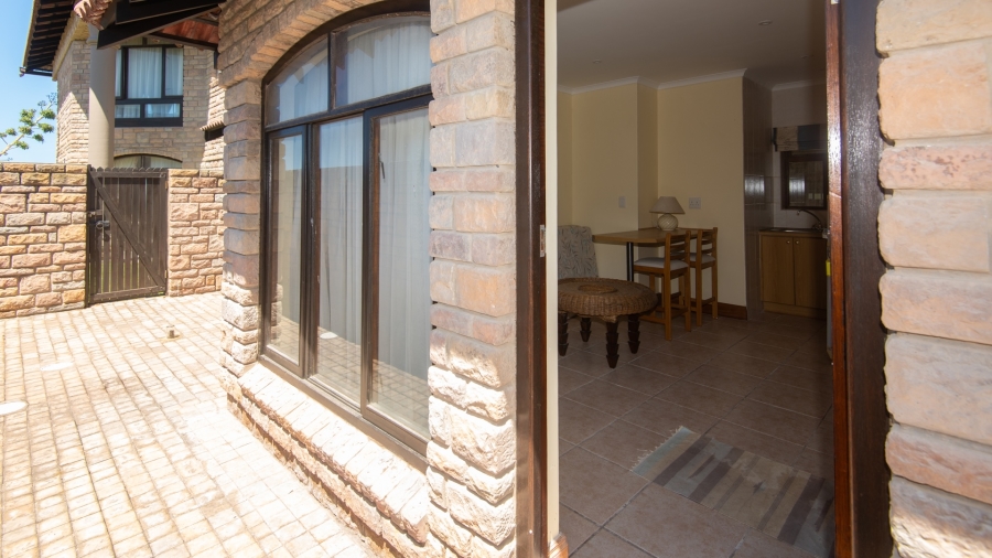 7 Bedroom Property for Sale in Outeniqua Strand Western Cape